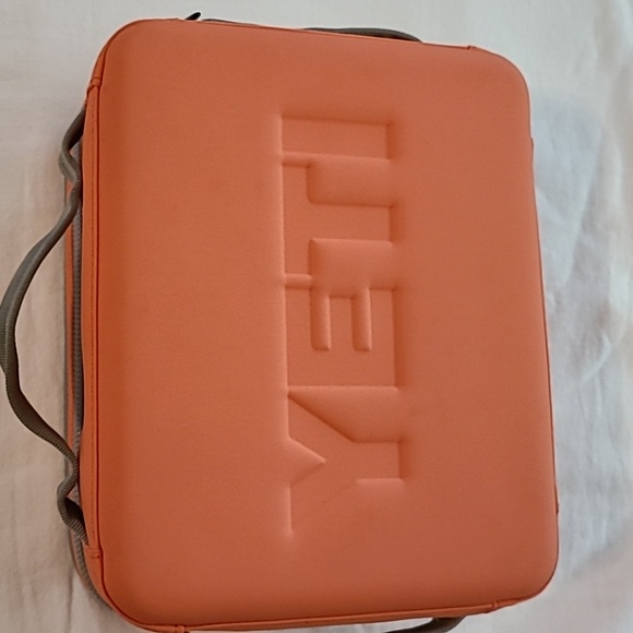 Yeti DayTrip Lunch Box, Coral/peachy, Cooler - Picture 10 of 16
